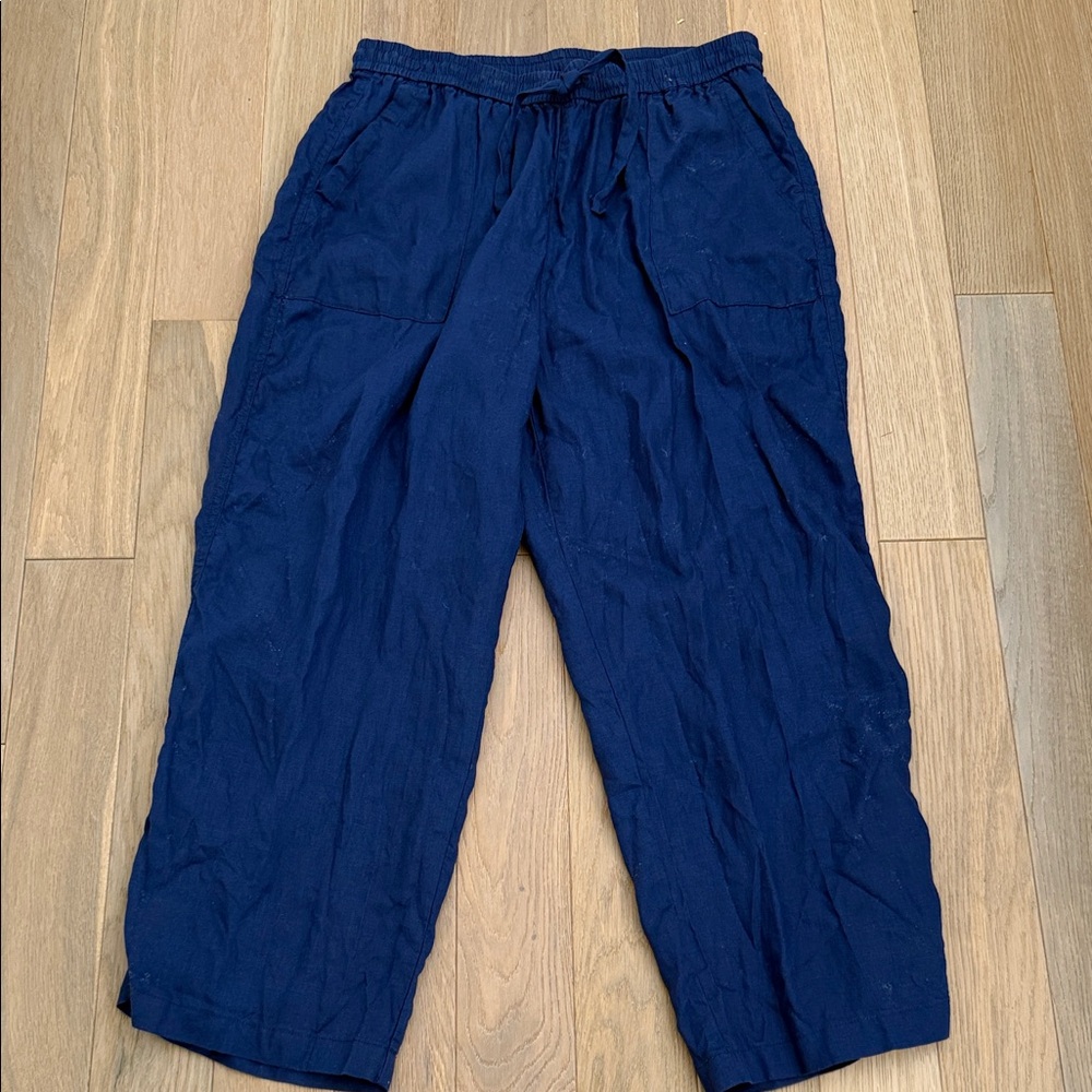 Banana Republic Navy Cropped linen drawstring pants.